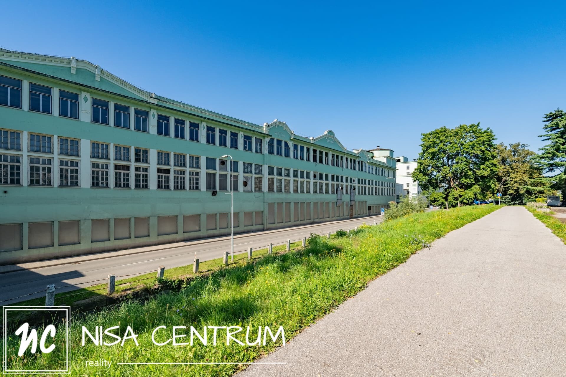 Pronájem výrobního prostoru 6 000 m², Hostinné